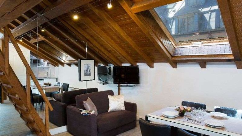 <b>Hotel & Residence du Lion d'Or Louvre Room</b>. Images powered by <a href="https://iceportal.shijigroup.com/" title="IcePortal" target="_blank">IcePortal</a>.