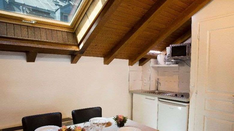 <b>Hotel & Residence du Lion d'Or Louvre Room</b>. Images powered by <a href="https://iceportal.shijigroup.com/" title="IcePortal" target="_blank">IcePortal</a>.