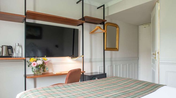 De La Porte Doree Room