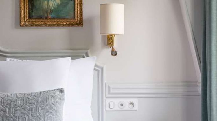 De La Porte Doree Room