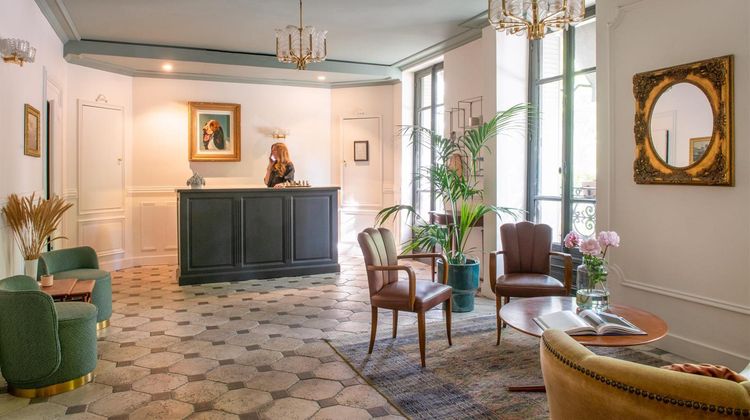 De La Porte Doree Lobby