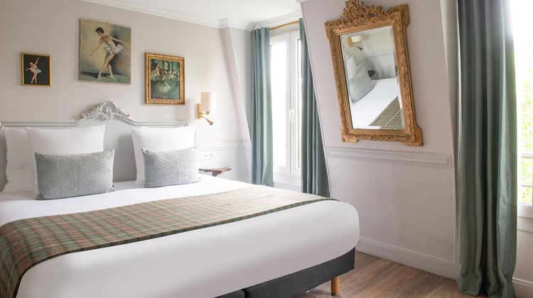 De La Porte Doree Room