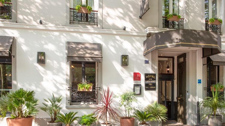 De La Porte Doree Exterior