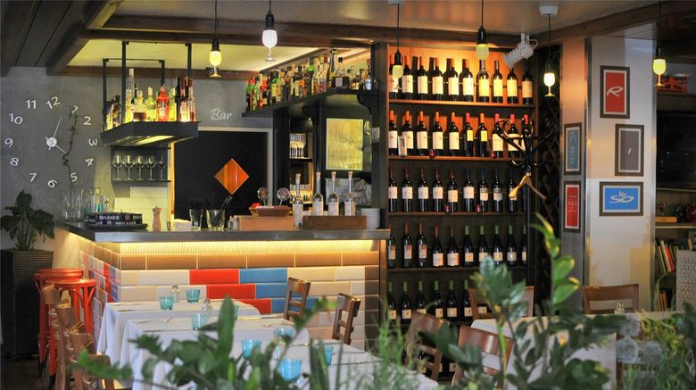 <b>Castle Garden Restaurant</b>. Images powered by <a href="https://iceportal.shijigroup.com/" title="IcePortal" target="_blank">IcePortal</a>.