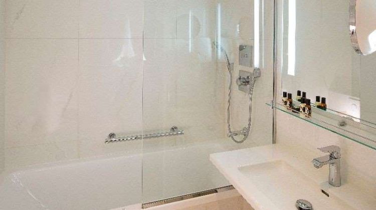 Academie Hotel Room