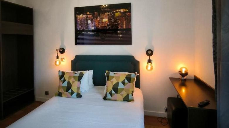 <b>Hotel le Twelve Room</b>. Images powered by <a href="https://iceportal.shijigroup.com/" title="IcePortal" target="_blank">IcePortal</a>.