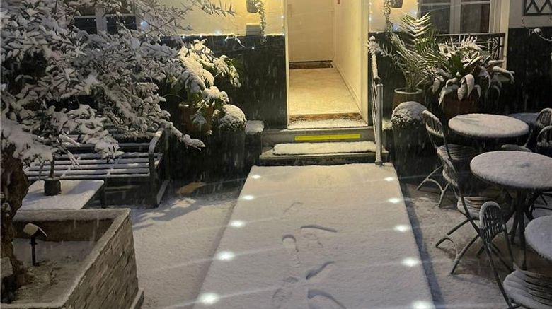 <b>Hotel le Twelve Exterior</b>. Images powered by <a href="https://iceportal.shijigroup.com/" title="IcePortal" target="_blank">IcePortal</a>.