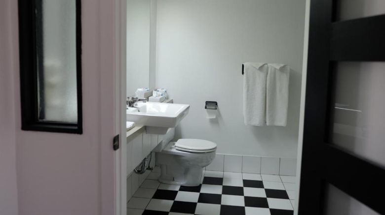<b>Auberge La Camarine Room</b>. Images powered by <a href="https://iceportal.shijigroup.com/" title="IcePortal" target="_blank">IcePortal</a>.