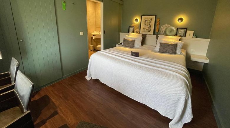 <b>Montanus Hotel Room</b>. Images powered by <a href="https://iceportal.shijigroup.com/" title="IcePortal" target="_blank">IcePortal</a>.