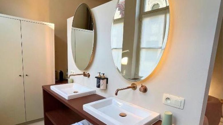 <b>Montanus Hotel Room</b>. Images powered by <a href="https://iceportal.shijigroup.com/" title="IcePortal" target="_blank">IcePortal</a>.