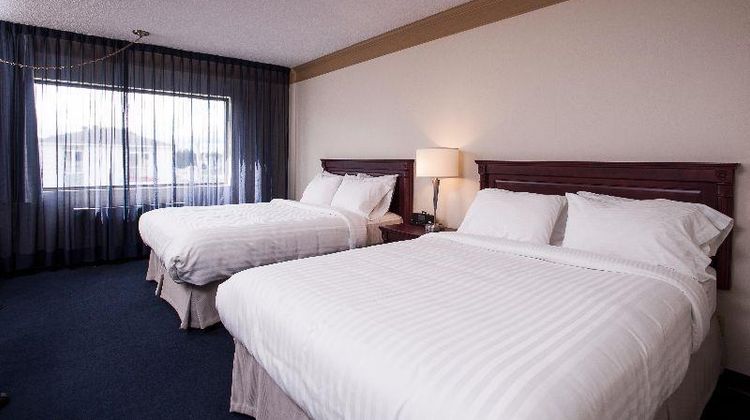 Deville Center Hotel Room