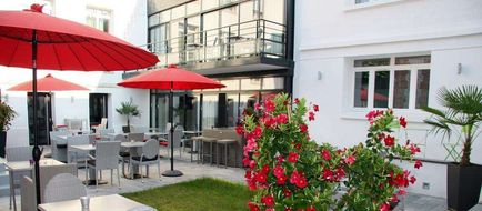 Le Cesar Hotel Exterior