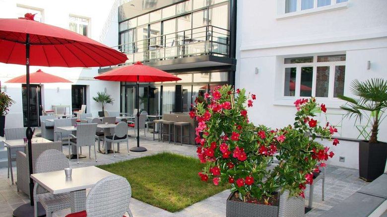 <b>Le Cesar Hotel Exterior</b>. Images powered by <a href="https://iceportal.shijigroup.com/" title="IcePortal" target="_blank">IcePortal</a>.