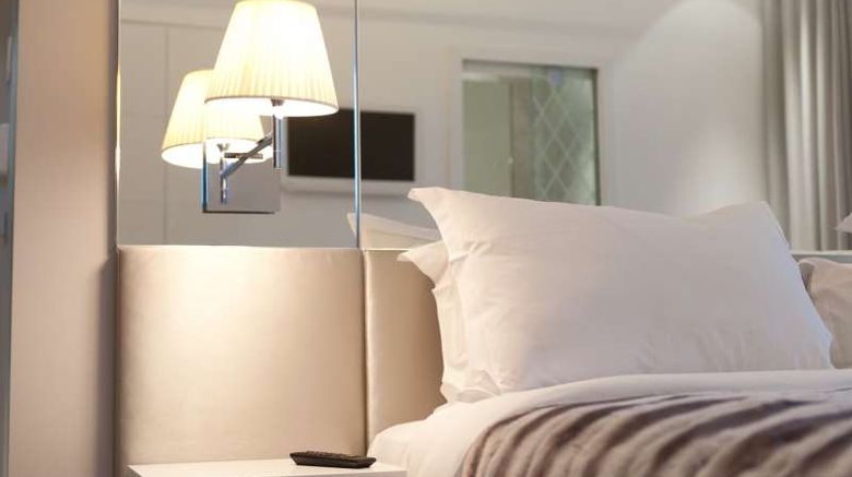 <b>Le Cesar Hotel Room</b>. Images powered by <a href="https://iceportal.shijigroup.com/" title="IcePortal" target="_blank">IcePortal</a>.