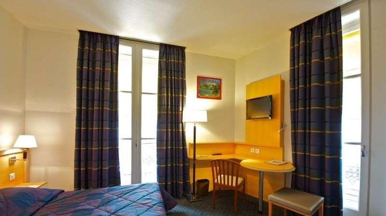 <b>Hotel Le Bourbon Room</b>. Images powered by <a href="https://iceportal.shijigroup.com/" title="IcePortal" target="_blank">IcePortal</a>.