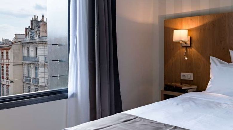<b>Hotel Le Pere Leon Room</b>. Images powered by <a href="https://iceportal.shijigroup.com/" title="IcePortal" target="_blank">IcePortal</a>.