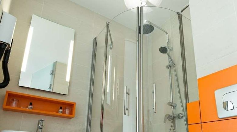 <b>Hotel Le Pere Leon Room</b>. Images powered by <a href="https://iceportal.shijigroup.com/" title="IcePortal" target="_blank">IcePortal</a>.