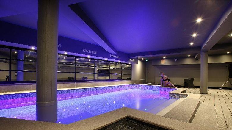 <b>Le CINQ Spa</b>. Images powered by <a href="https://iceportal.shijigroup.com/" title="IcePortal" target="_blank">IcePortal</a>.