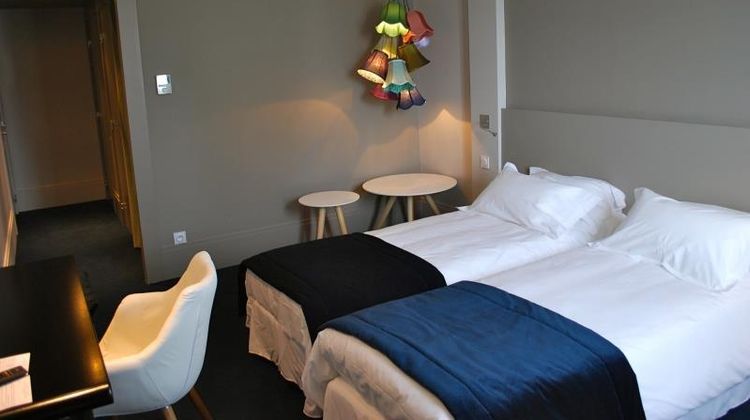 Le CINQ Room