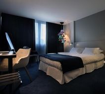 Le CINQ Room