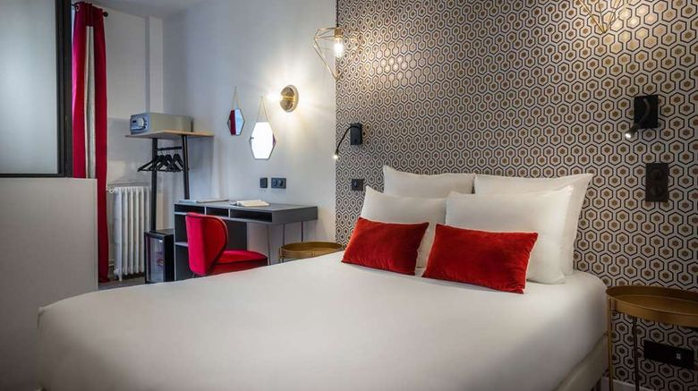 <b>Hotel Royal Opera Room</b>. Images powered by <a href="https://iceportal.shijigroup.com/" title="IcePortal" target="_blank">IcePortal</a>.