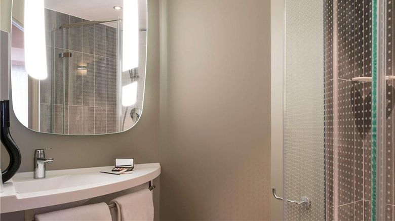 <b>Ibis Saint Germain en Laye Centre Room</b>. Images powered by <a href="https://iceportal.shijigroup.com/" title="IcePortal" target="_blank">IcePortal</a>.