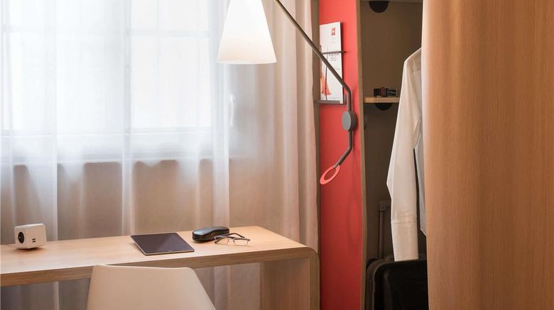 <b>Ibis Saint Germain en Laye Centre Room</b>. Images powered by <a href="https://iceportal.shijigroup.com/" title="IcePortal" target="_blank">IcePortal</a>.