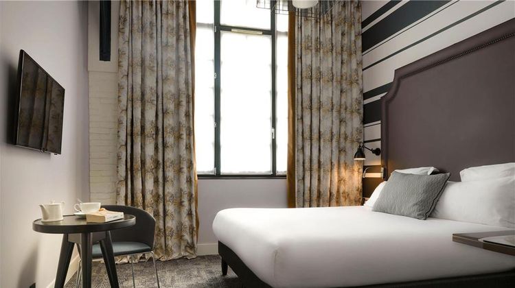 Hotel Fabric Room