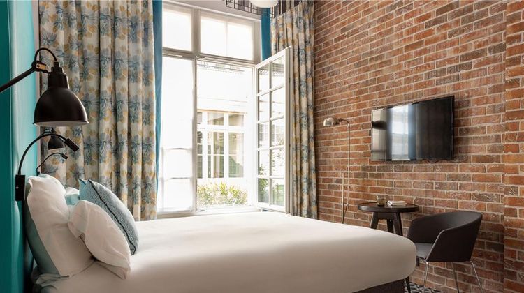 Hotel Fabric Room
