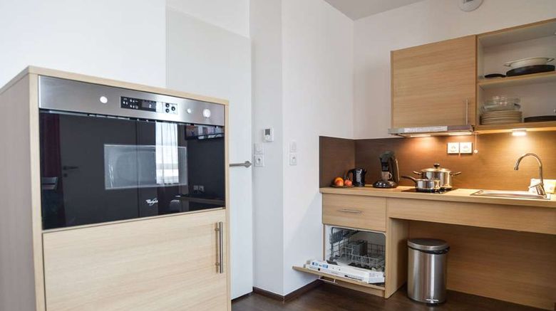 <b>Privilodges Carre de Jaude Room</b>. Images powered by <a href="https://iceportal.shijigroup.com/" title="IcePortal" target="_blank">IcePortal</a>.