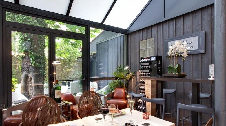 <b>Le Boutique Hotel Bordeaux Restaurant</b>. Images powered by <a href="https://iceportal.shijigroup.com/" title="IcePortal" target="_blank">IcePortal</a>.