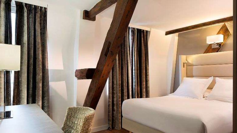 <b>Hotel Jacques de Molay Paris Room</b>. Images powered by <a href="https://iceportal.shijigroup.com/" title="IcePortal" target="_blank">IcePortal</a>.