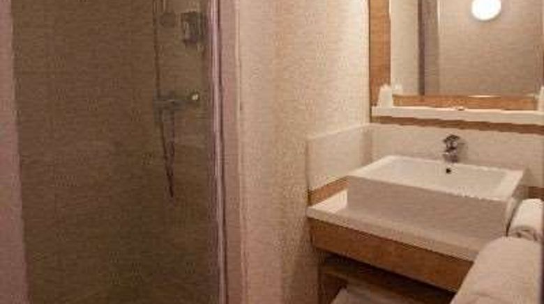 <b>Privilodges Lyon Lumiere Room</b>. Images powered by <a href="https://iceportal.shijigroup.com/" title="IcePortal" target="_blank">IcePortal</a>.