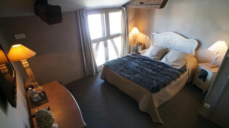 <b>La Tour De Crecy Hotel Room</b>. Images powered by <a href="https://iceportal.shijigroup.com/" title="IcePortal" target="_blank">IcePortal</a>.