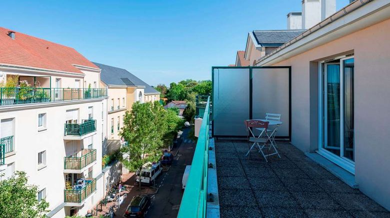<b>CERISE Paris Chatou Other</b>. Images powered by <a href="https://iceportal.shijigroup.com/" title="IcePortal" target="_blank">IcePortal</a>.
