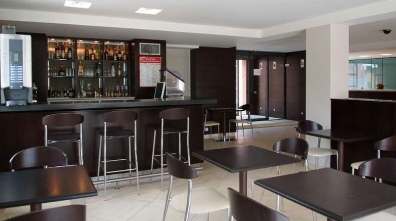 <b>Residence de Diane Restaurant</b>. Images powered by <a href="https://iceportal.shijigroup.com/" title="IcePortal" target="_blank">IcePortal</a>.