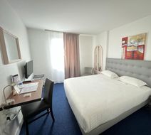Le Beffroi Room