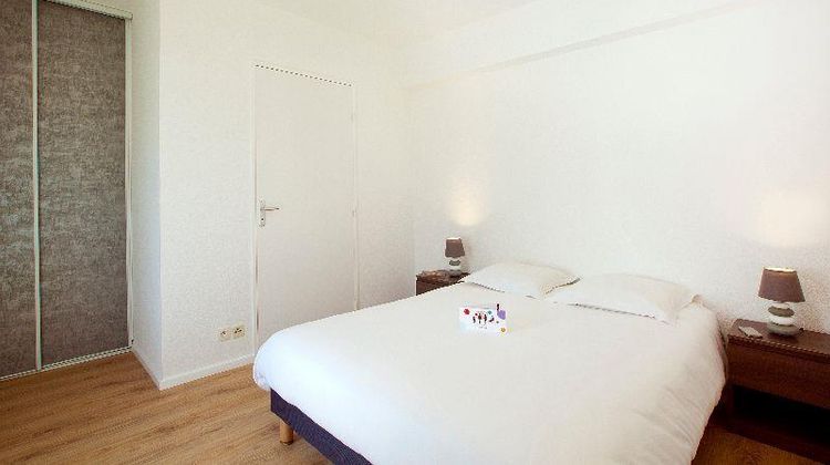 Cerise Lannion Room
