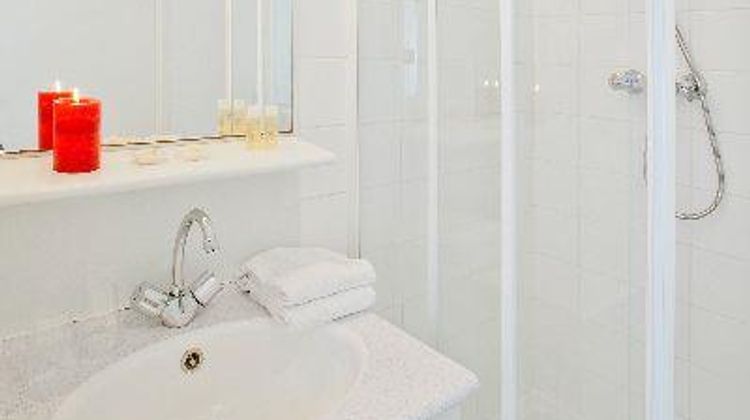 Cerise Lannion Room