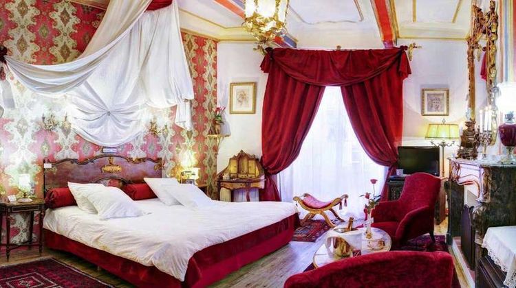 Hotel Renaissance Room