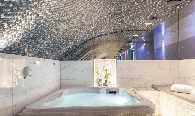 Secret de Paris Hotel & Spa Exterior