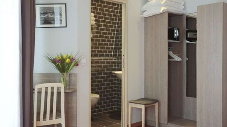 <b>L'Hotel du Loiret Room</b>. Images powered by <a href="https://iceportal.shijigroup.com/" title="IcePortal" target="_blank">IcePortal</a>.