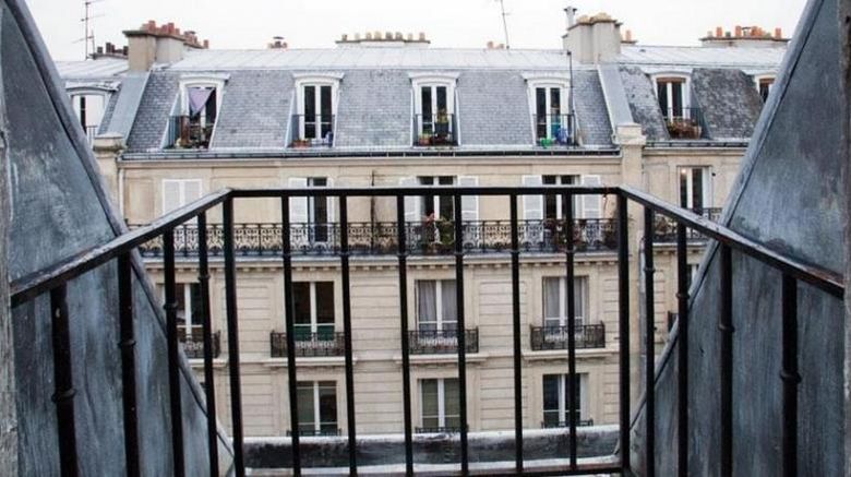<b>Hotel Sophie Germain Lobby</b>. Images powered by <a href="https://iceportal.shijigroup.com/" title="IcePortal" target="_blank">IcePortal</a>.