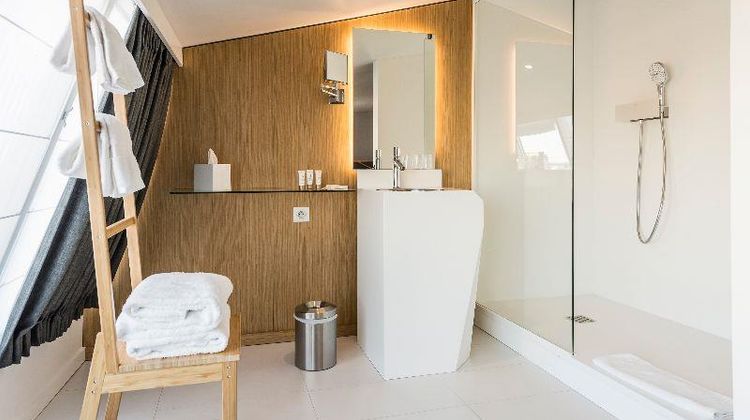 Seekoo Hotel Room