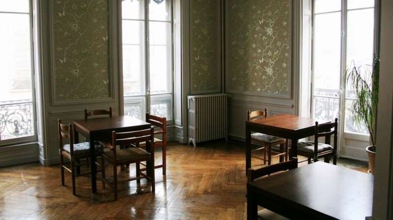 <b>Hotel Vaubecour Lobby</b>. Images powered by <a href="https://iceportal.shijigroup.com/" title="IcePortal" target="_blank">IcePortal</a>.