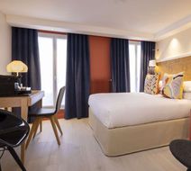 Hotel Elysees 8 Room