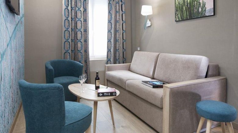 <b>Qual Hotel Daumesnil Vincennes Room</b>. Images powered by <a href="https://iceportal.shijigroup.com/" title="IcePortal" target="_blank">IcePortal</a>.