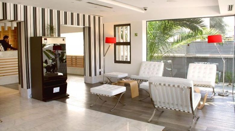 <b>Hotel Sitges Lobby</b>. Images powered by <a href="https://iceportal.shijigroup.com/" title="IcePortal" target="_blank">IcePortal</a>.
