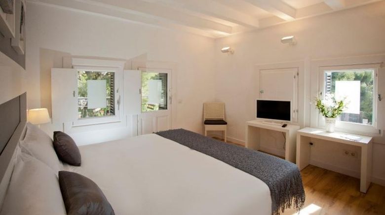 <b>Hotel Sitges Room</b>. Images powered by <a href="https://iceportal.shijigroup.com/" title="IcePortal" target="_blank">IcePortal</a>.