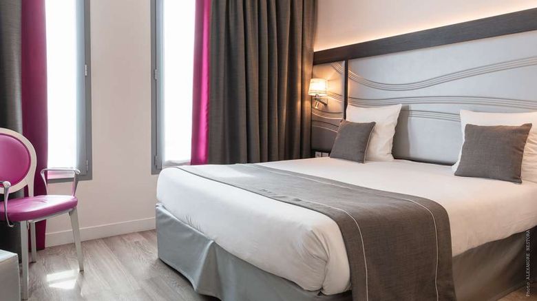 <b>Versailles Chantiers Hotel Room</b>. Images powered by <a href="https://iceportal.shijigroup.com/" title="IcePortal" target="_blank">IcePortal</a>.
